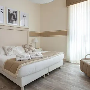 Olimpia 4*, Forte dei Marmi Italia